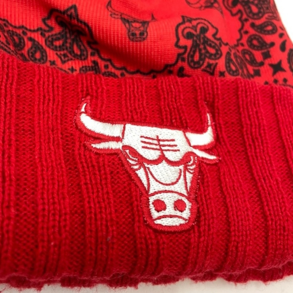 (SOLD)....Bulls red bandanna Beanie